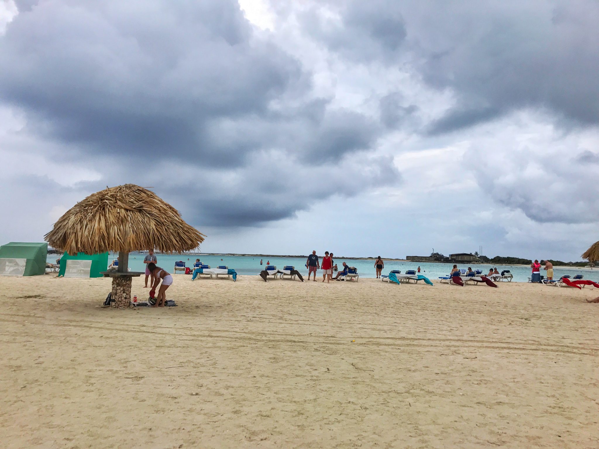 people on the Baby Beach Aruba